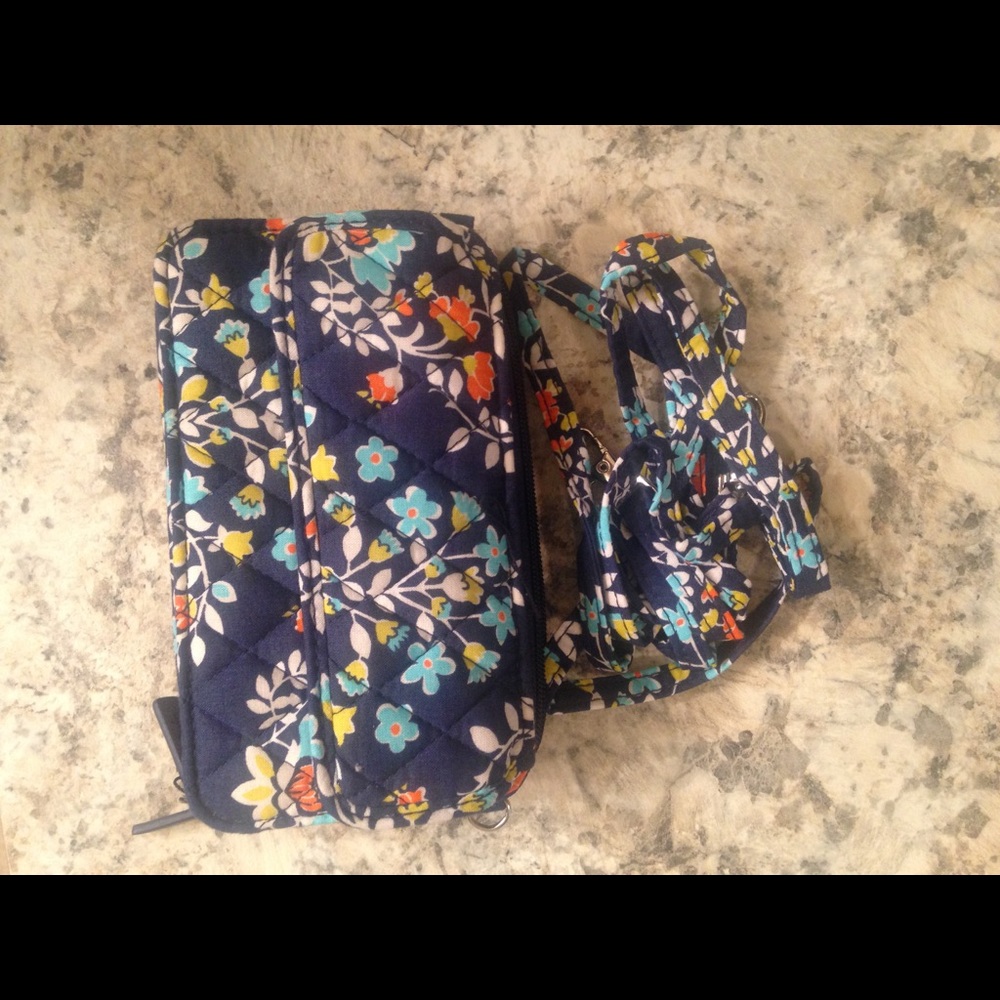 BB NWT All in One Crossbody